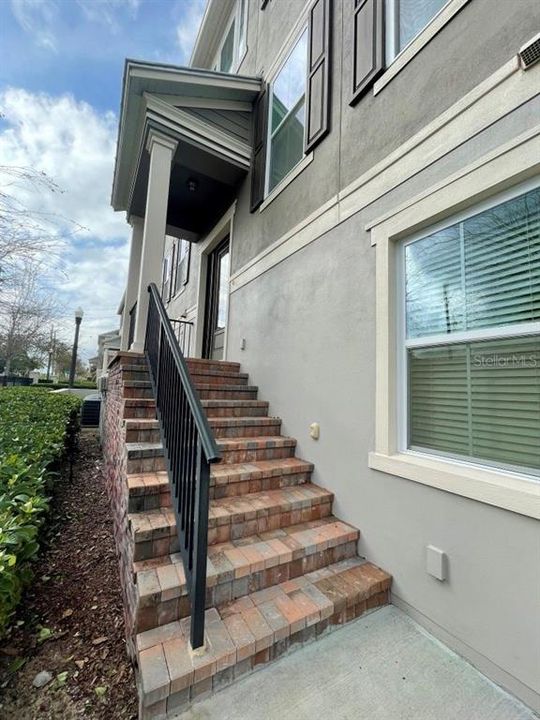 For Rent: $2,600 (3 beds, 4 baths, 1992 Square Feet)