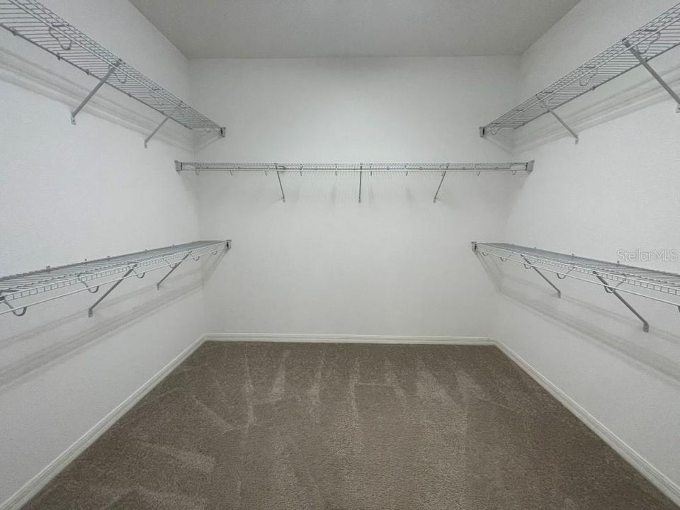 For Rent: $2,600 (3 beds, 4 baths, 1992 Square Feet)