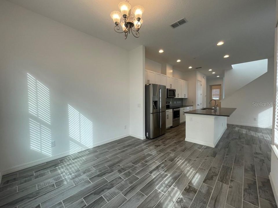 For Rent: $2,600 (3 beds, 4 baths, 1992 Square Feet)