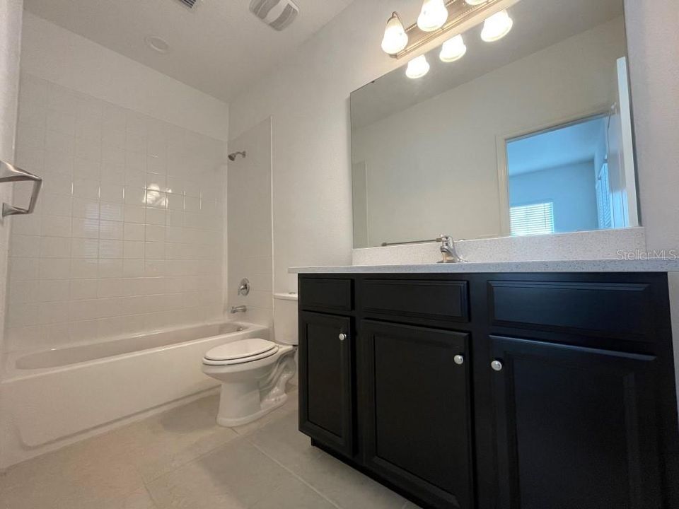 For Rent: $2,600 (3 beds, 4 baths, 1992 Square Feet)