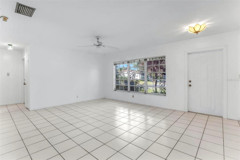 En Venta: $625,000 (3 camas, 2 baños, 1419 Pies cuadrados)