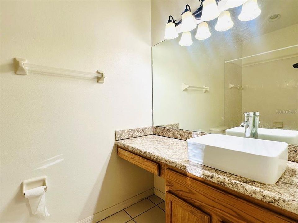 待售: $259,000 (2 贝兹, 2 浴室, 1205 平方英尺)