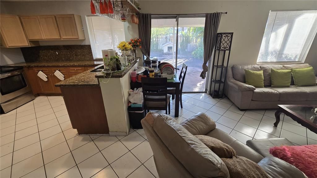 待售: $565,000 (3 贝兹, 3 浴室, 1768 平方英尺)