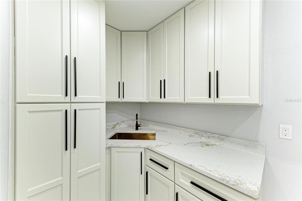 На продажу: $1,185,000 (4 спален, 4 ванн, 3340 Квадратных фут)