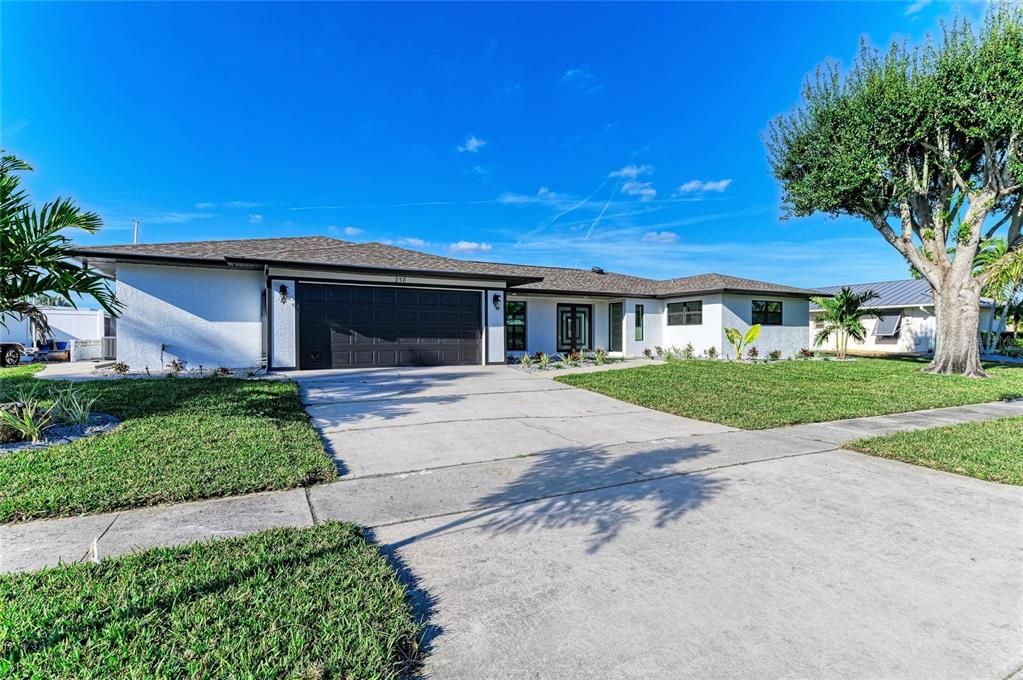 На продажу: $1,185,000 (4 спален, 4 ванн, 3340 Квадратных фут)