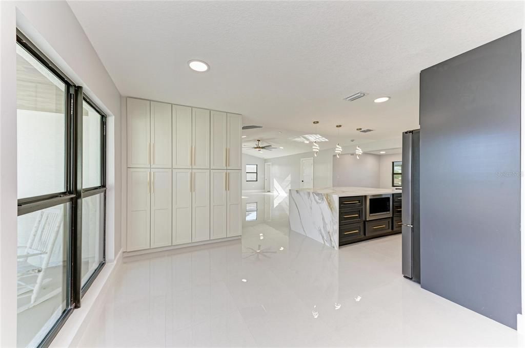 На продажу: $1,185,000 (4 спален, 4 ванн, 3340 Квадратных фут)