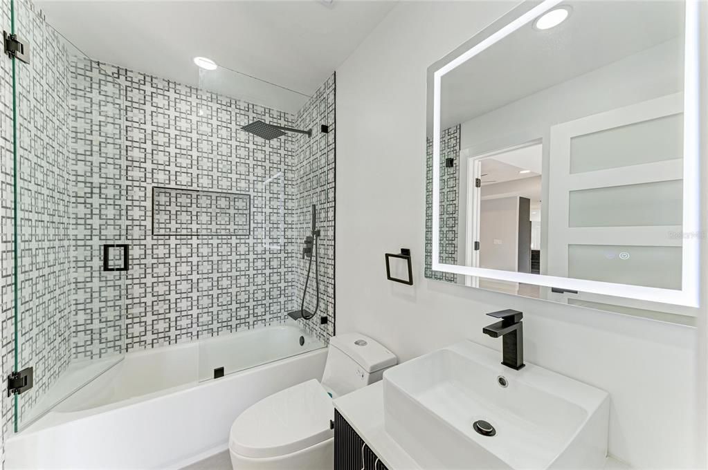 На продажу: $1,185,000 (4 спален, 4 ванн, 3340 Квадратных фут)