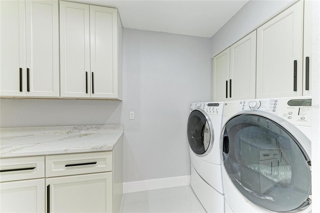 На продажу: $1,185,000 (4 спален, 4 ванн, 3340 Квадратных фут)