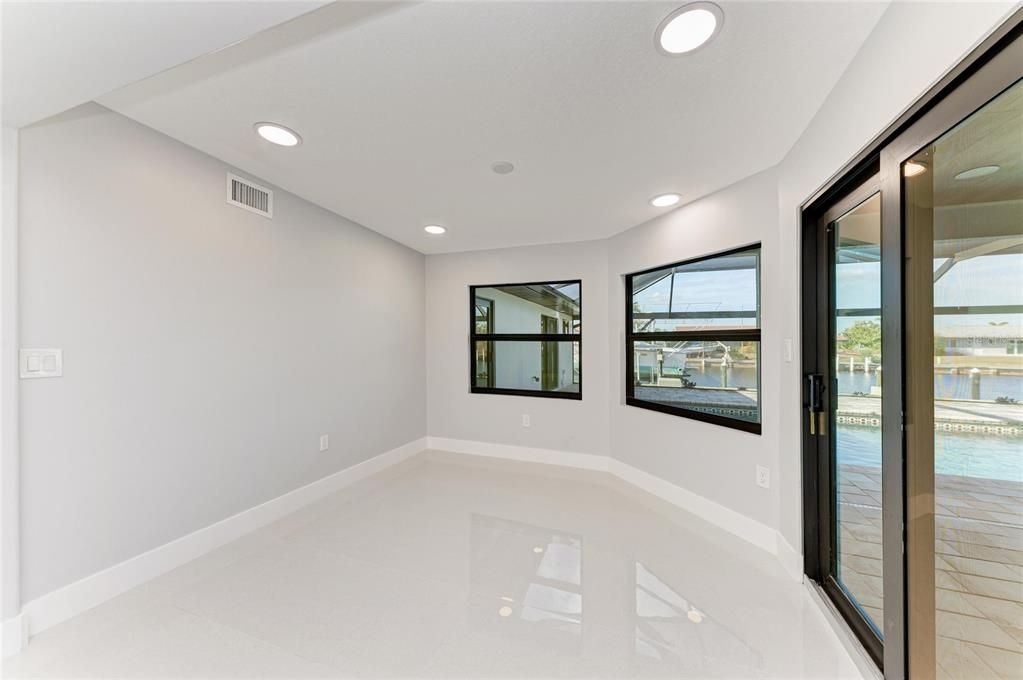 На продажу: $1,185,000 (4 спален, 4 ванн, 3340 Квадратных фут)