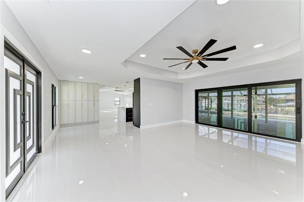 На продажу: $1,185,000 (4 спален, 4 ванн, 3340 Квадратных фут)