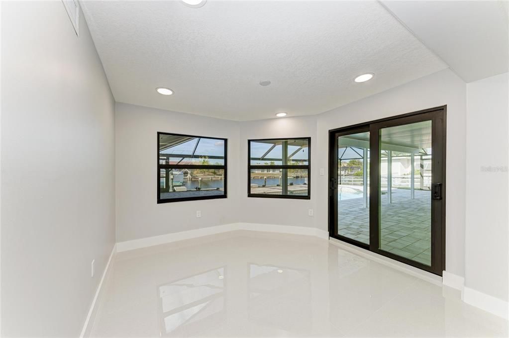 На продажу: $1,185,000 (4 спален, 4 ванн, 3340 Квадратных фут)