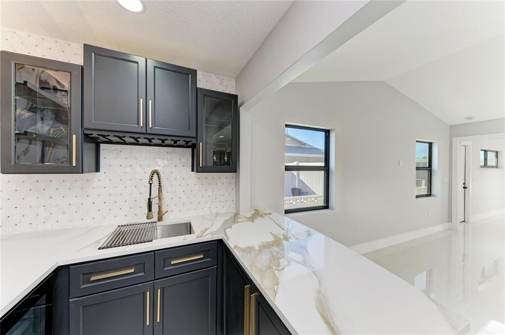 На продажу: $1,185,000 (4 спален, 4 ванн, 3340 Квадратных фут)