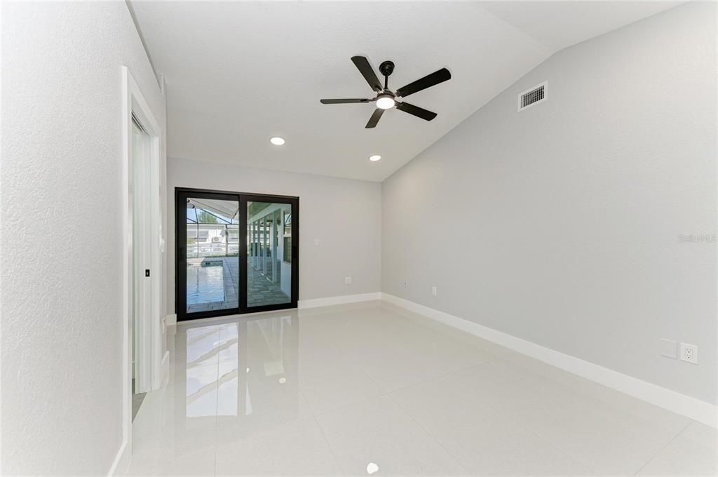 На продажу: $1,185,000 (4 спален, 4 ванн, 3340 Квадратных фут)