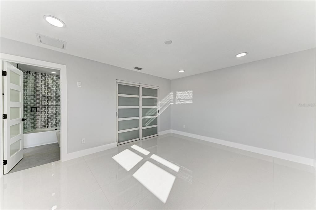 На продажу: $1,185,000 (4 спален, 4 ванн, 3340 Квадратных фут)