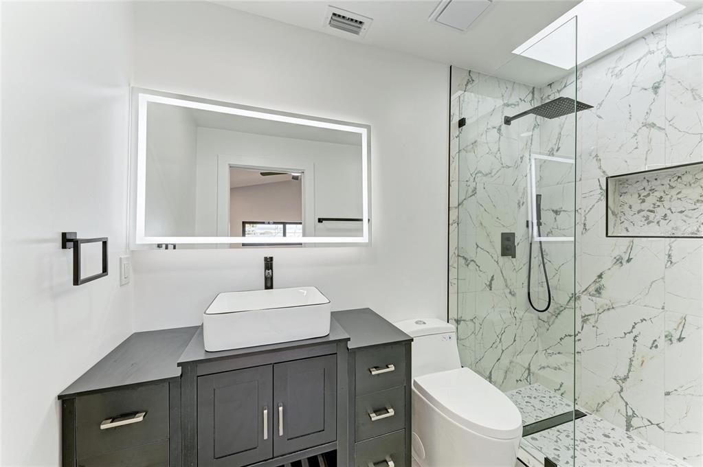 На продажу: $1,185,000 (4 спален, 4 ванн, 3340 Квадратных фут)