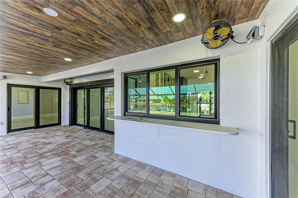 На продажу: $1,185,000 (4 спален, 4 ванн, 3340 Квадратных фут)