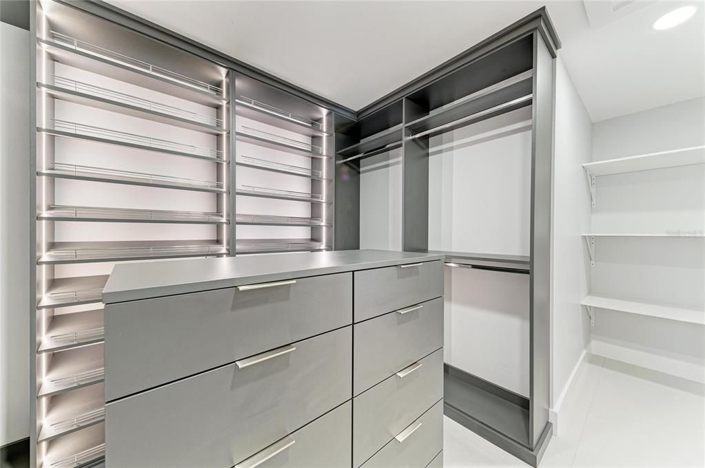 На продажу: $1,185,000 (4 спален, 4 ванн, 3340 Квадратных фут)