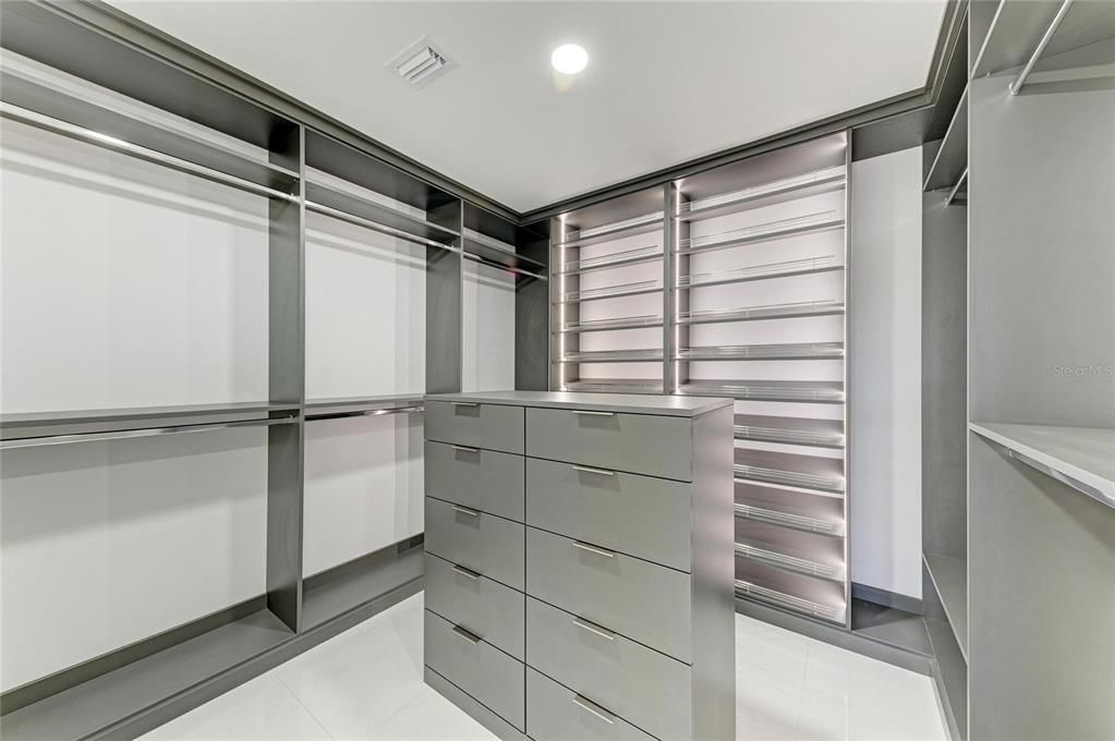 На продажу: $1,185,000 (4 спален, 4 ванн, 3340 Квадратных фут)