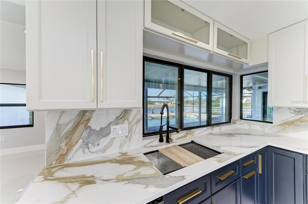 На продажу: $1,185,000 (4 спален, 4 ванн, 3340 Квадратных фут)