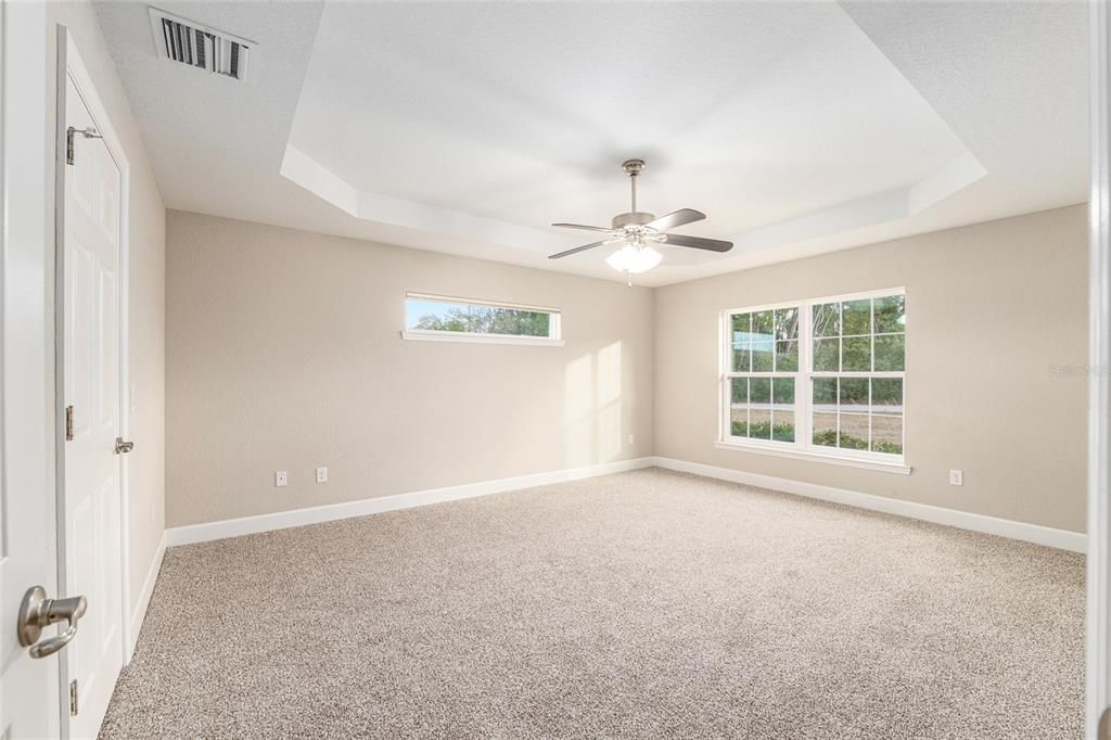 待售: $379,000 (4 贝兹, 2 浴室, 2045 平方英尺)