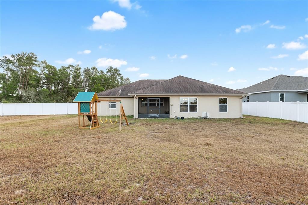 待售: $379,000 (4 贝兹, 2 浴室, 2045 平方英尺)