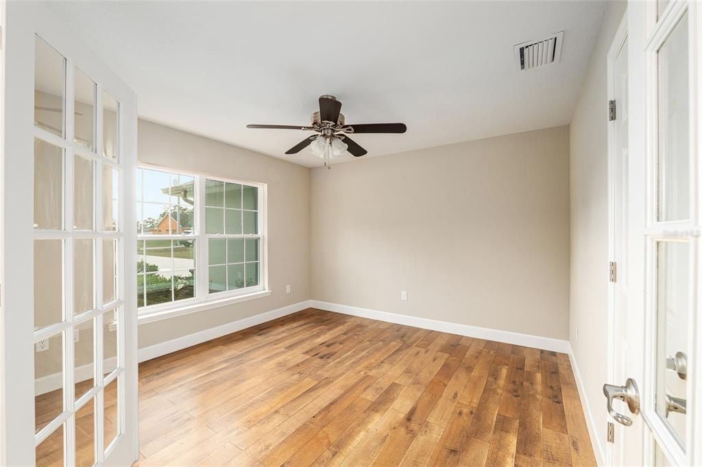 待售: $379,000 (4 贝兹, 2 浴室, 2045 平方英尺)