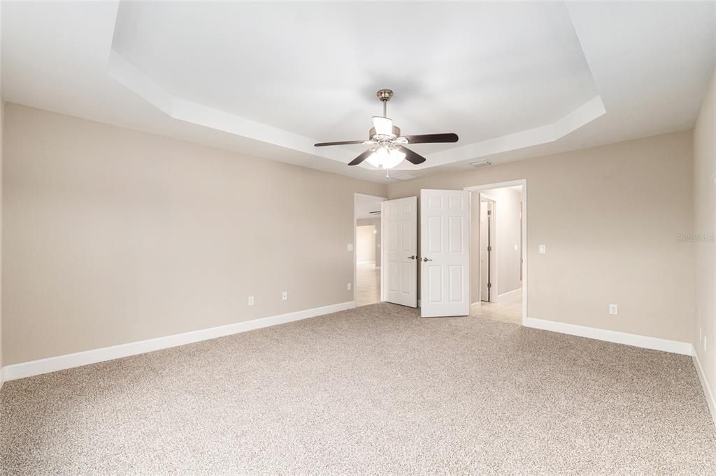 待售: $379,000 (4 贝兹, 2 浴室, 2045 平方英尺)