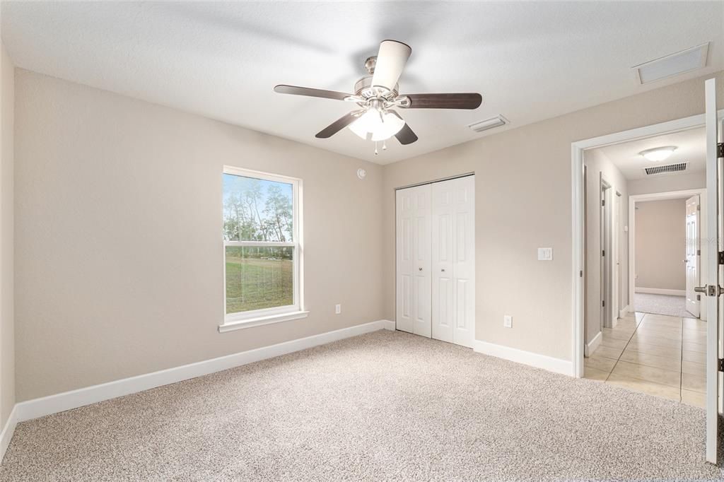 待售: $379,000 (4 贝兹, 2 浴室, 2045 平方英尺)