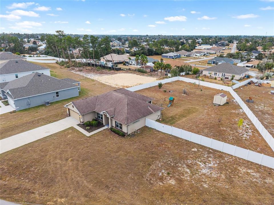 待售: $379,000 (4 贝兹, 2 浴室, 2045 平方英尺)