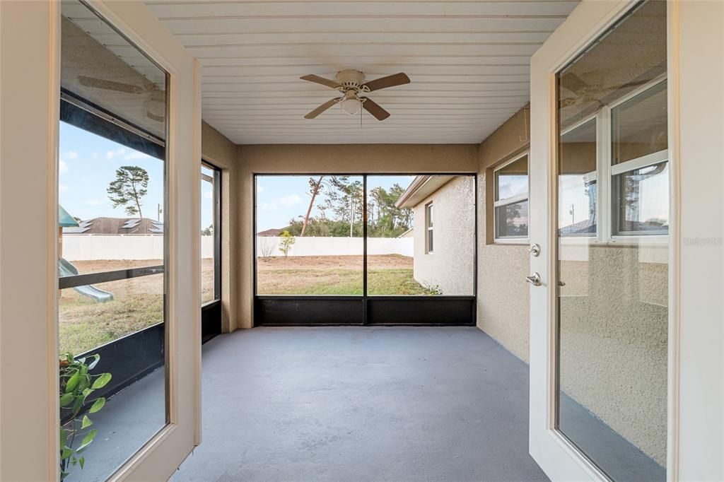 待售: $379,000 (4 贝兹, 2 浴室, 2045 平方英尺)