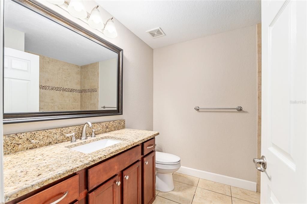 待售: $379,000 (4 贝兹, 2 浴室, 2045 平方英尺)