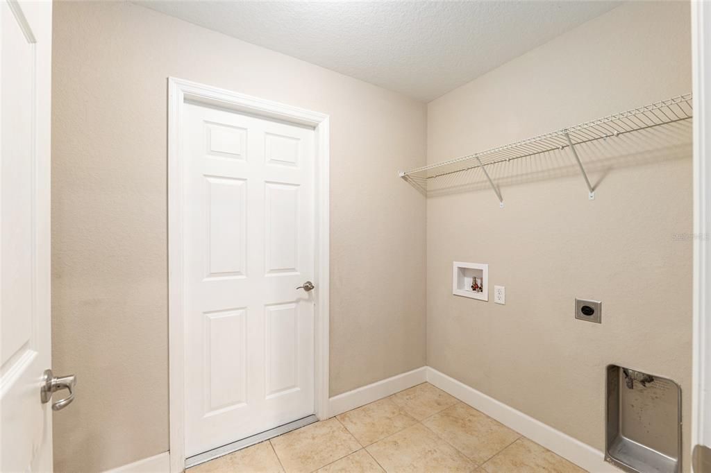 待售: $379,000 (4 贝兹, 2 浴室, 2045 平方英尺)