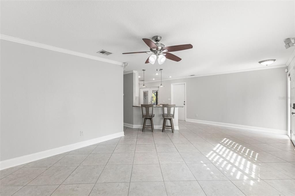 出租: $3,300 (2 贝兹, 2 浴室, 1207 平方英尺)