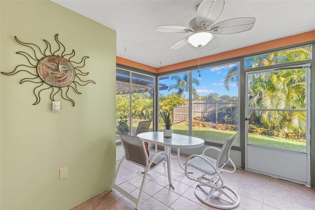 出租: $3,300 (2 贝兹, 2 浴室, 1207 平方英尺)