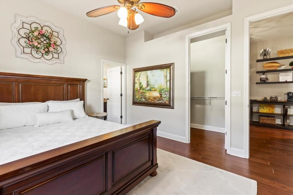 На продажу: $981,000 (3 спален, 3 ванн, 3232 Квадратных фут)