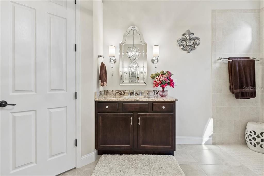 На продажу: $981,000 (3 спален, 3 ванн, 3232 Квадратных фут)