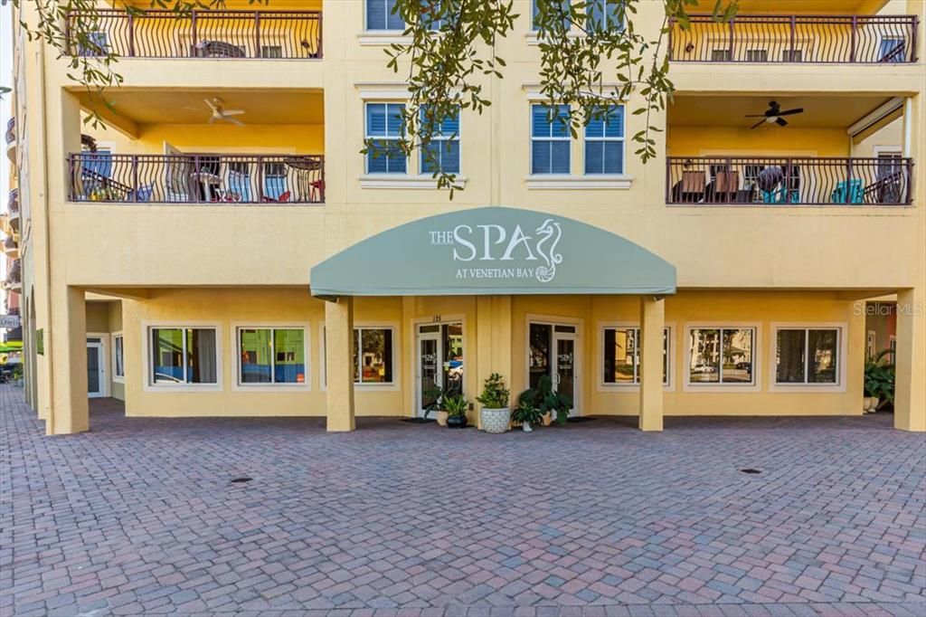 На продажу: $981,000 (3 спален, 3 ванн, 3232 Квадратных фут)