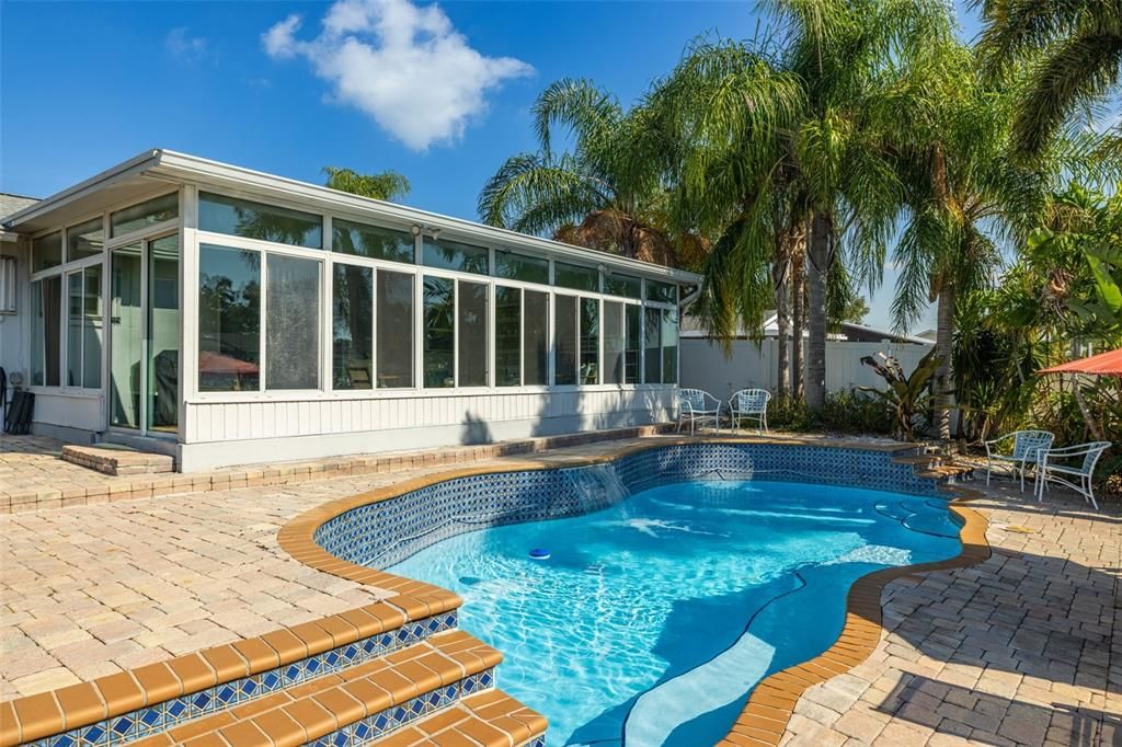 For Sale: $859,000 (4 beds, 2 baths, 2250 Square Feet)