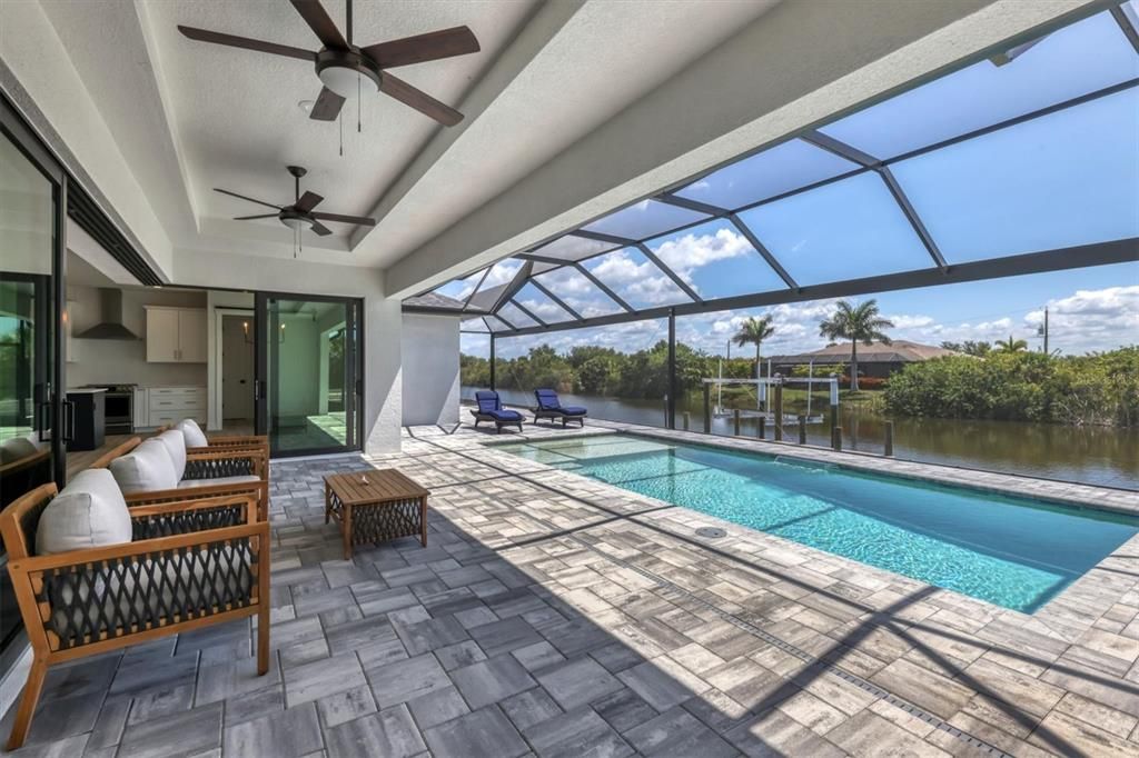 For Sale: $799,900 (3 beds, 3 baths, 2191 Square Feet)