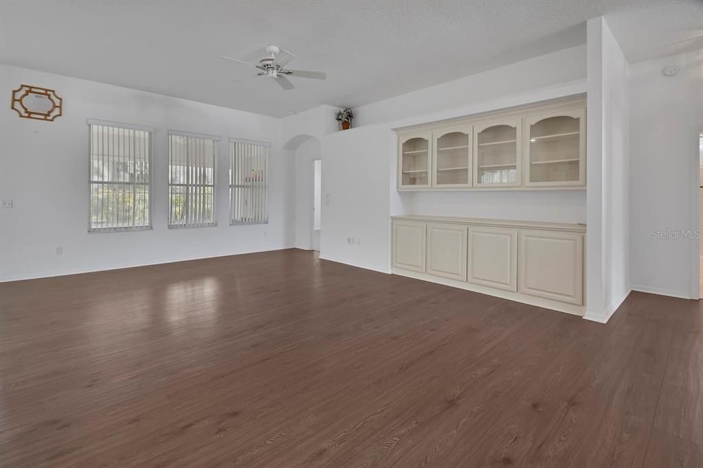 En Venta: $259,900 (2 camas, 2 baños, 1369 Pies cuadrados)