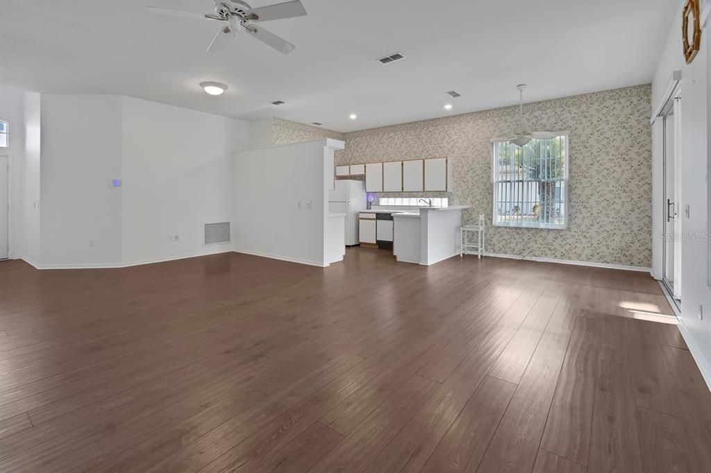 En Venta: $259,900 (2 camas, 2 baños, 1369 Pies cuadrados)