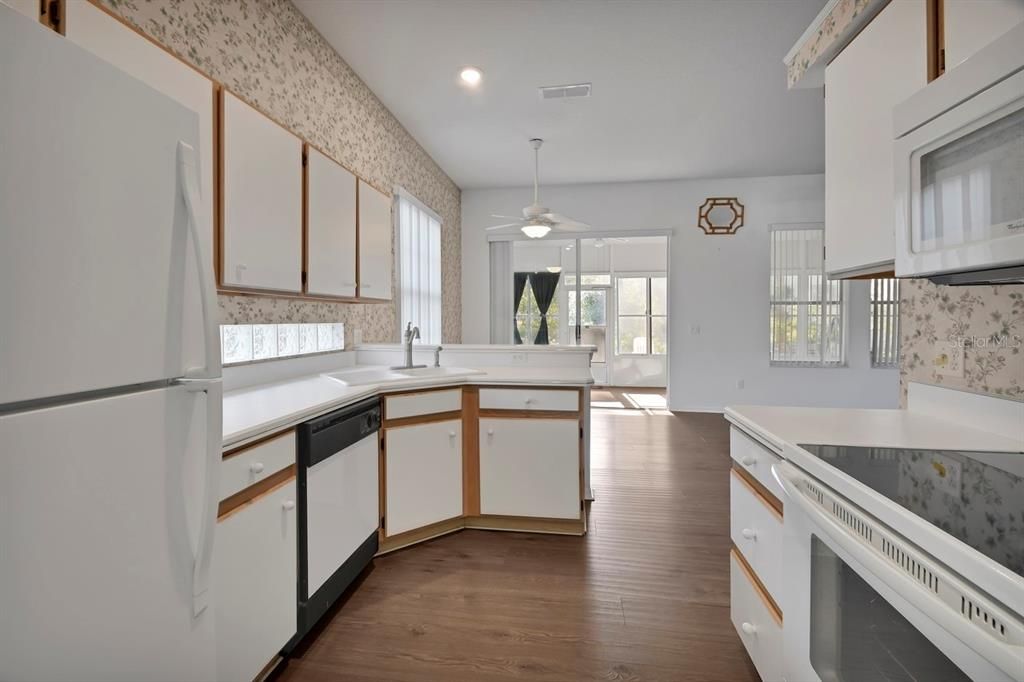 En Venta: $259,900 (2 camas, 2 baños, 1369 Pies cuadrados)