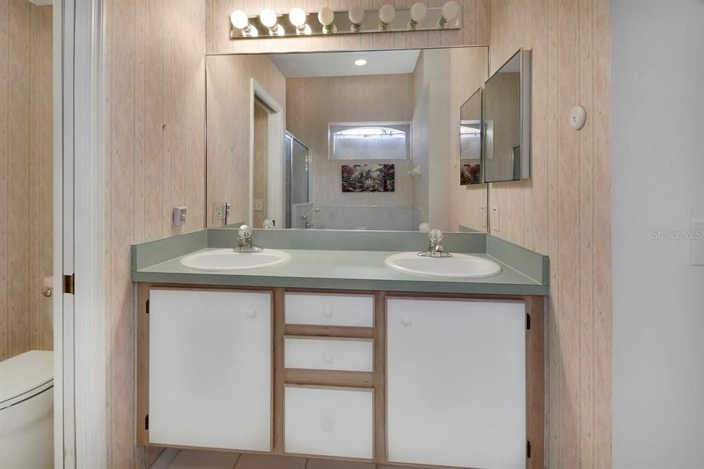 En Venta: $259,900 (2 camas, 2 baños, 1369 Pies cuadrados)