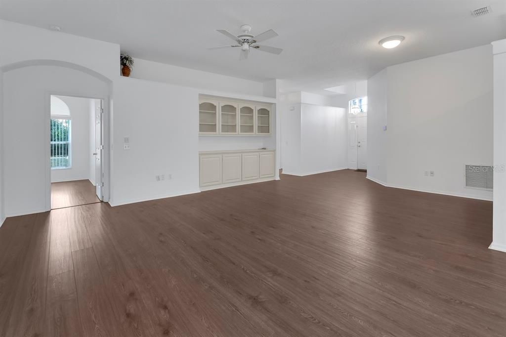 En Venta: $259,900 (2 camas, 2 baños, 1369 Pies cuadrados)