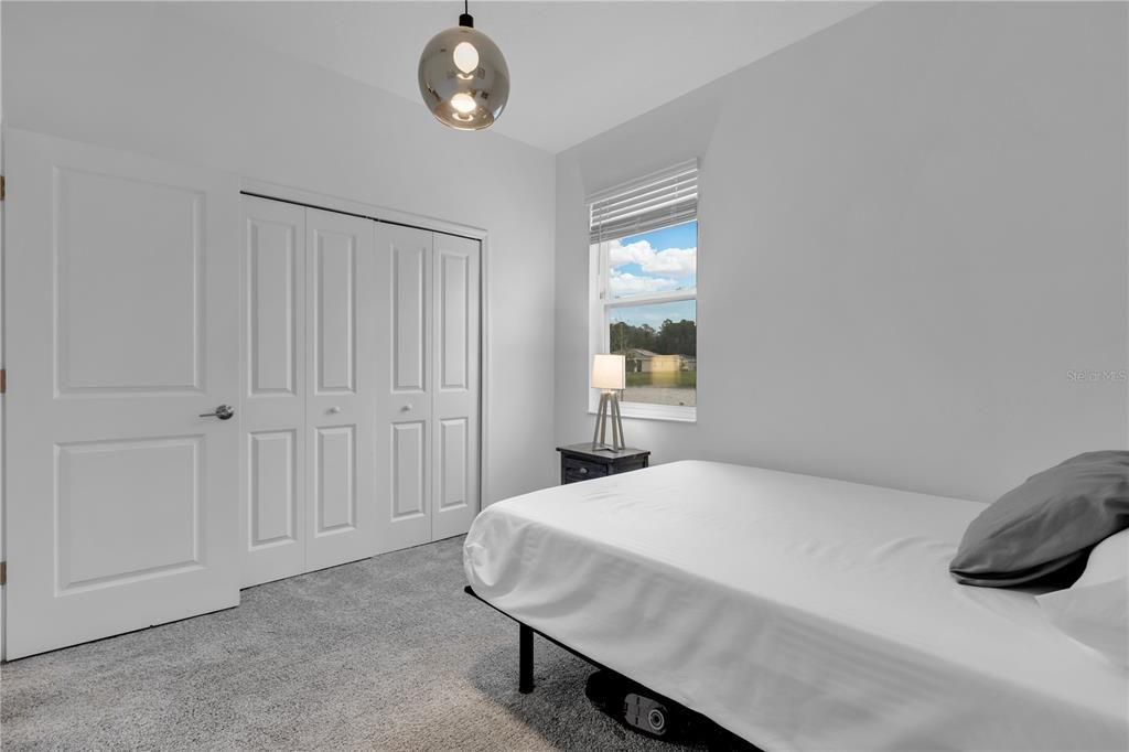 En Venta: $429,900 (4 camas, 3 baños, 2104 Pies cuadrados)