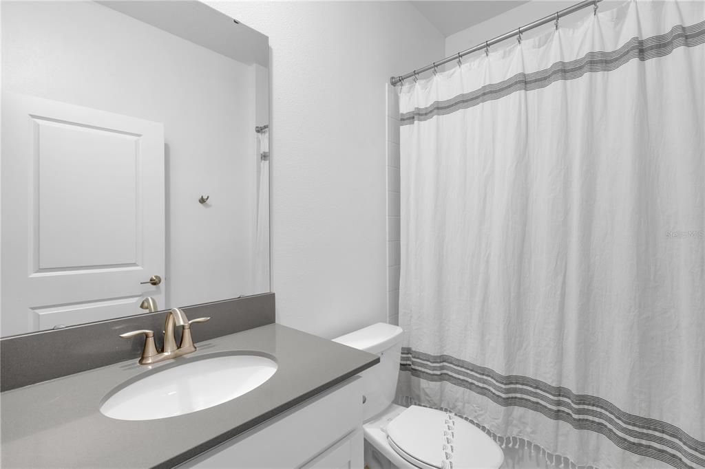 En Venta: $429,900 (4 camas, 3 baños, 2104 Pies cuadrados)