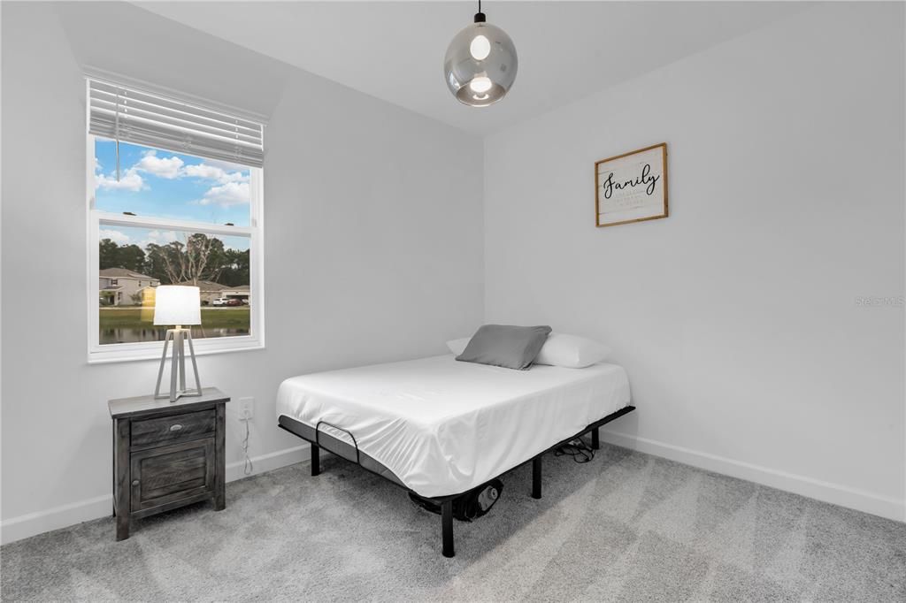 En Venta: $429,900 (4 camas, 3 baños, 2104 Pies cuadrados)