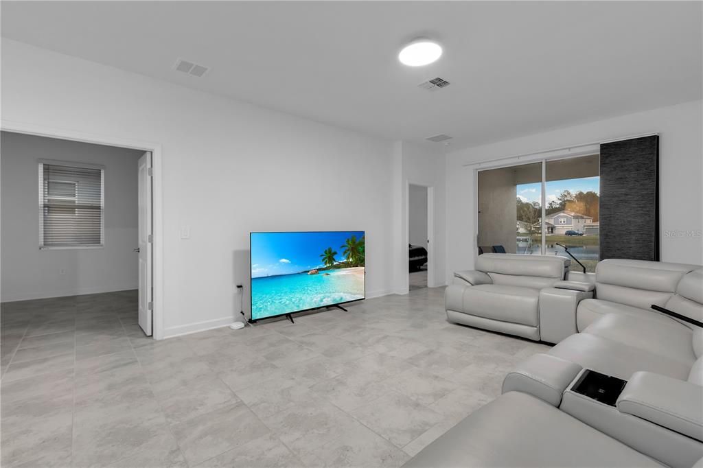 En Venta: $429,900 (4 camas, 3 baños, 2104 Pies cuadrados)