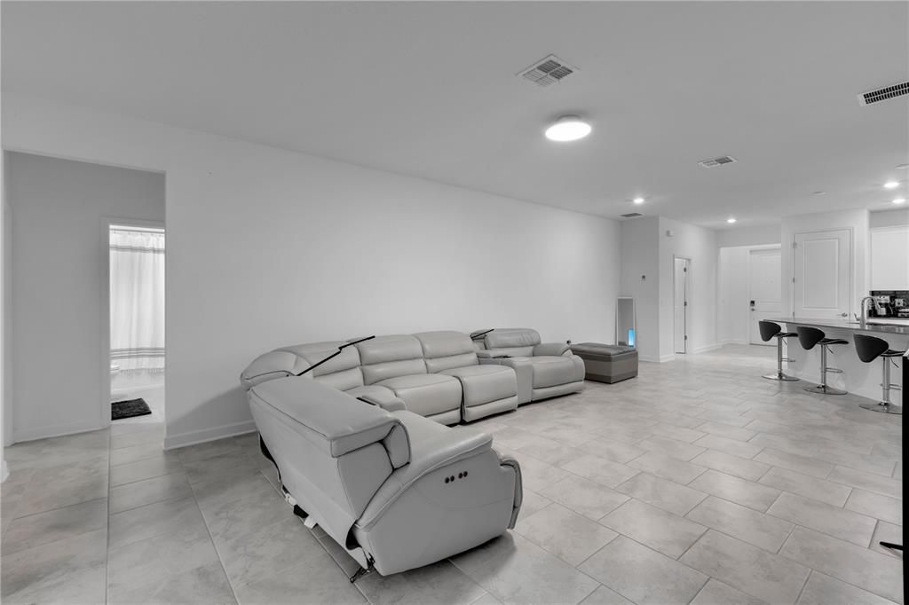 En Venta: $429,900 (4 camas, 3 baños, 2104 Pies cuadrados)