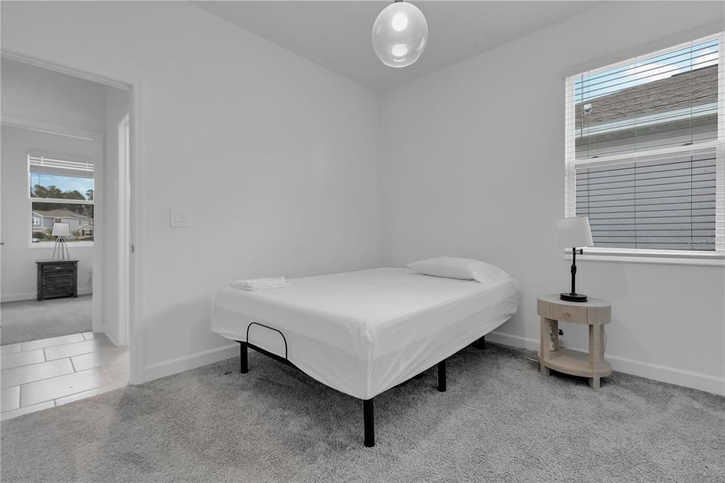 En Venta: $429,900 (4 camas, 3 baños, 2104 Pies cuadrados)